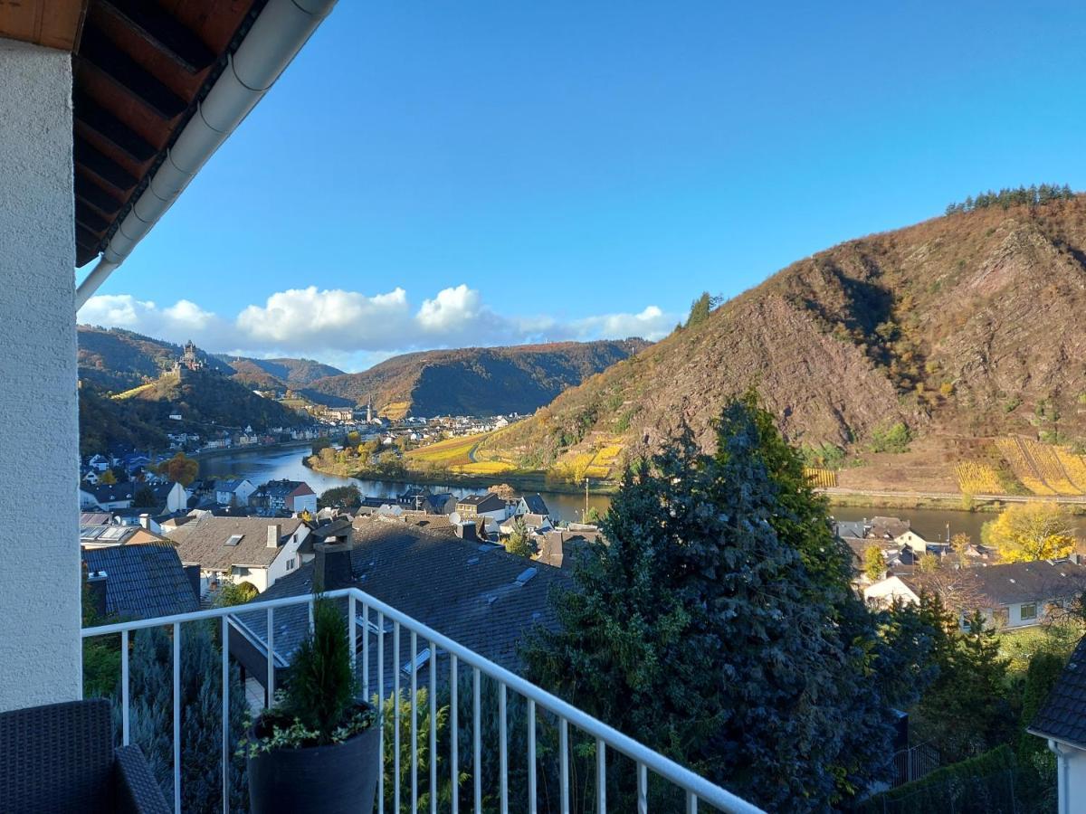 Ferienwohnung Meyver Cochem Esterno foto