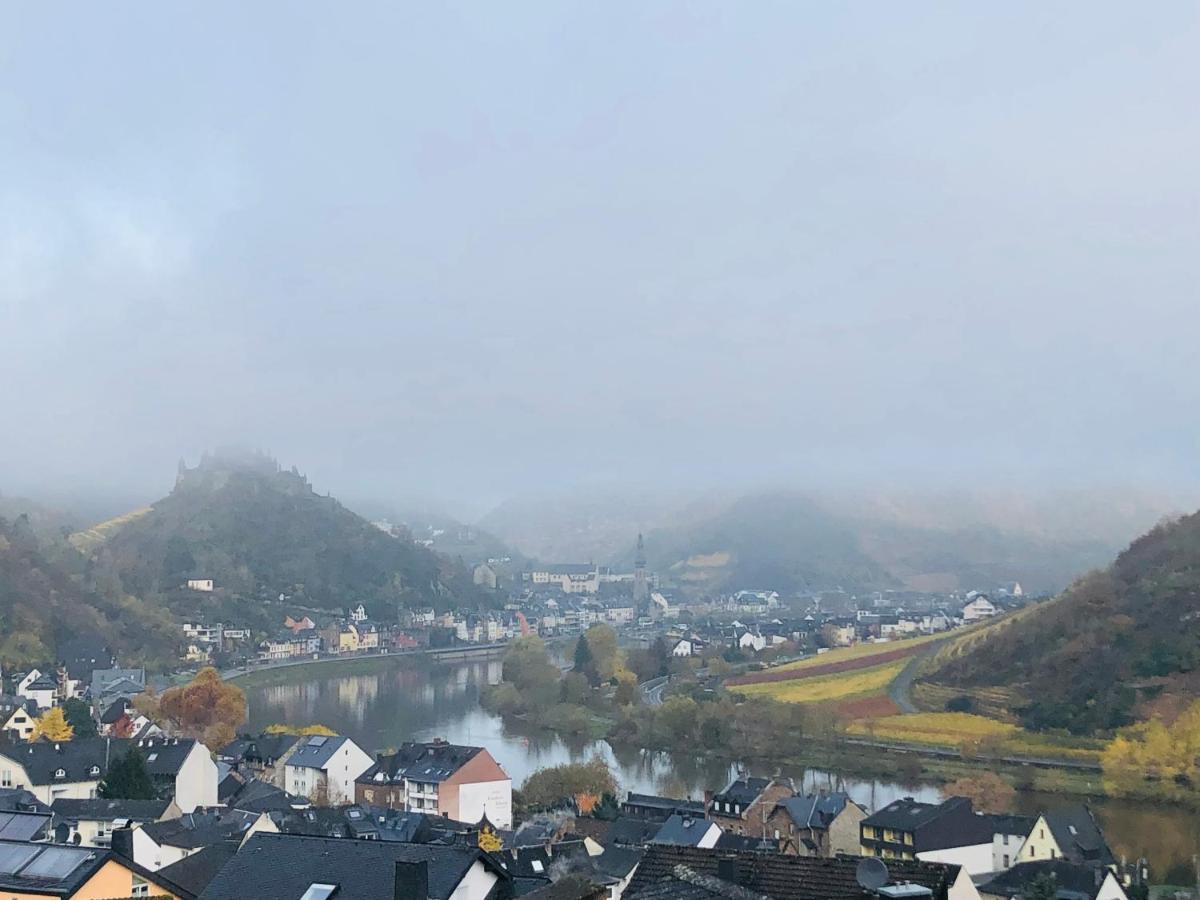 Ferienwohnung Meyver Cochem Esterno foto