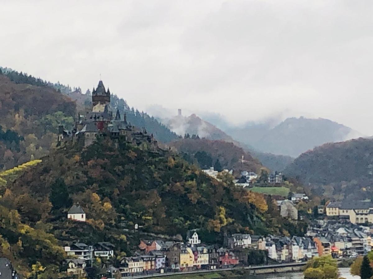 Ferienwohnung Meyver Cochem Esterno foto